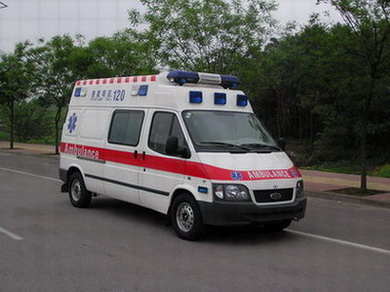 汶川县救护车护送